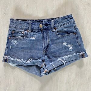 Mid-rise shorts